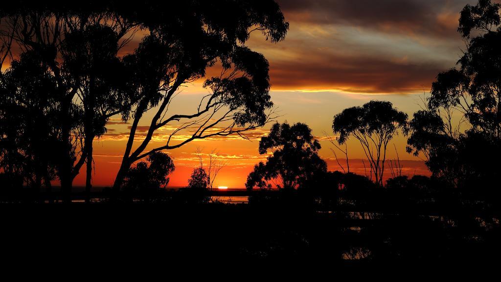 Ocean Views Motel Lakes Entrance Ngoại thất bức ảnh